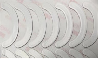 두 배의 측면 접착 테이프로 안을 댄 하얀 PTFE 컴퓨터의 마우스 피트